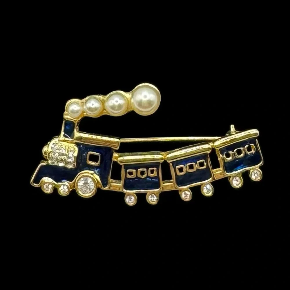 VINTAGE Pearl, Crystal & Enamel Locomotive Train Brooch